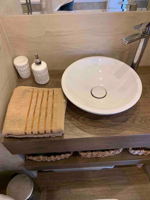Family Modern Apartment 35M2-For Max 5 Persons كراكوفيا المظهر الخارجي الصورة